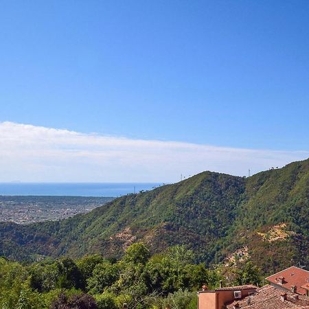 5 Bedroom Amazing Home In Fabbiano Fabbiano  Luaran gambar