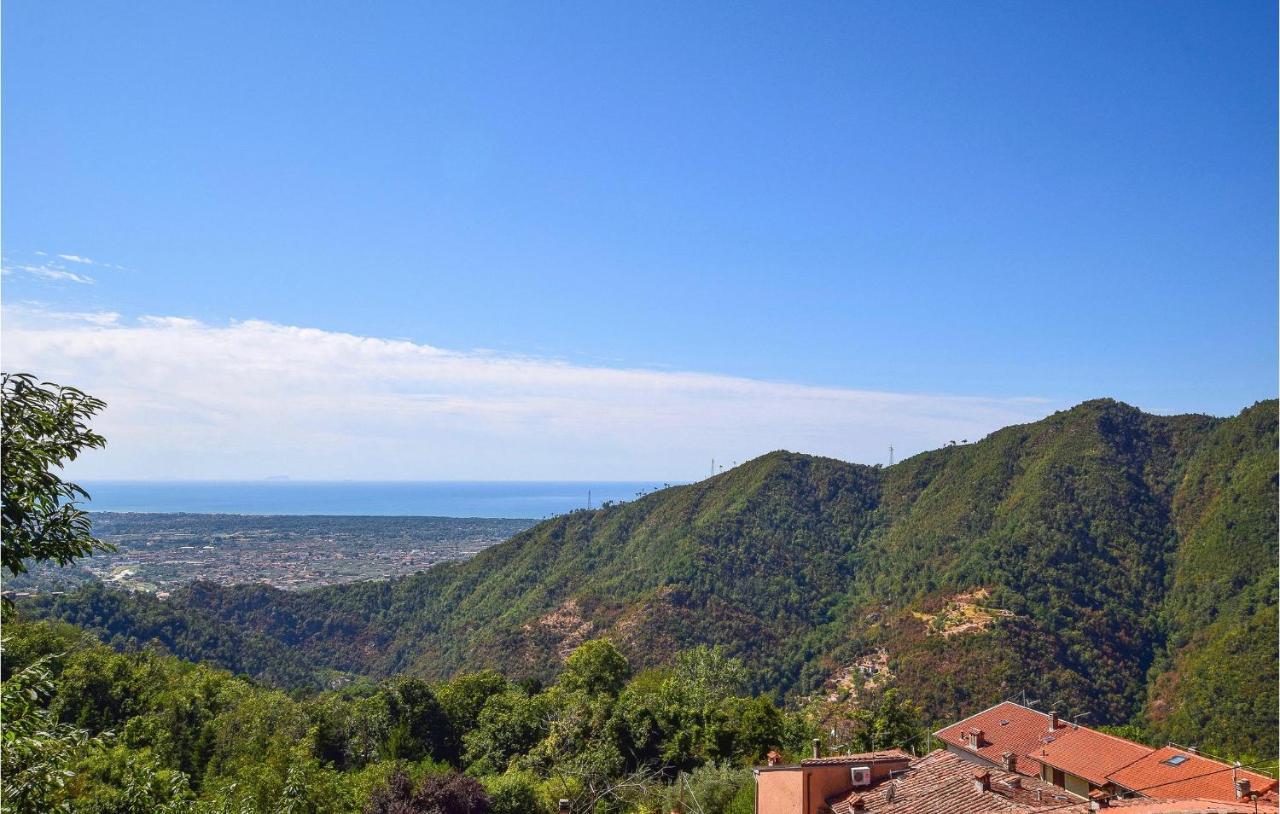 5 Bedroom Amazing Home In Fabbiano Fabbiano  Luaran gambar