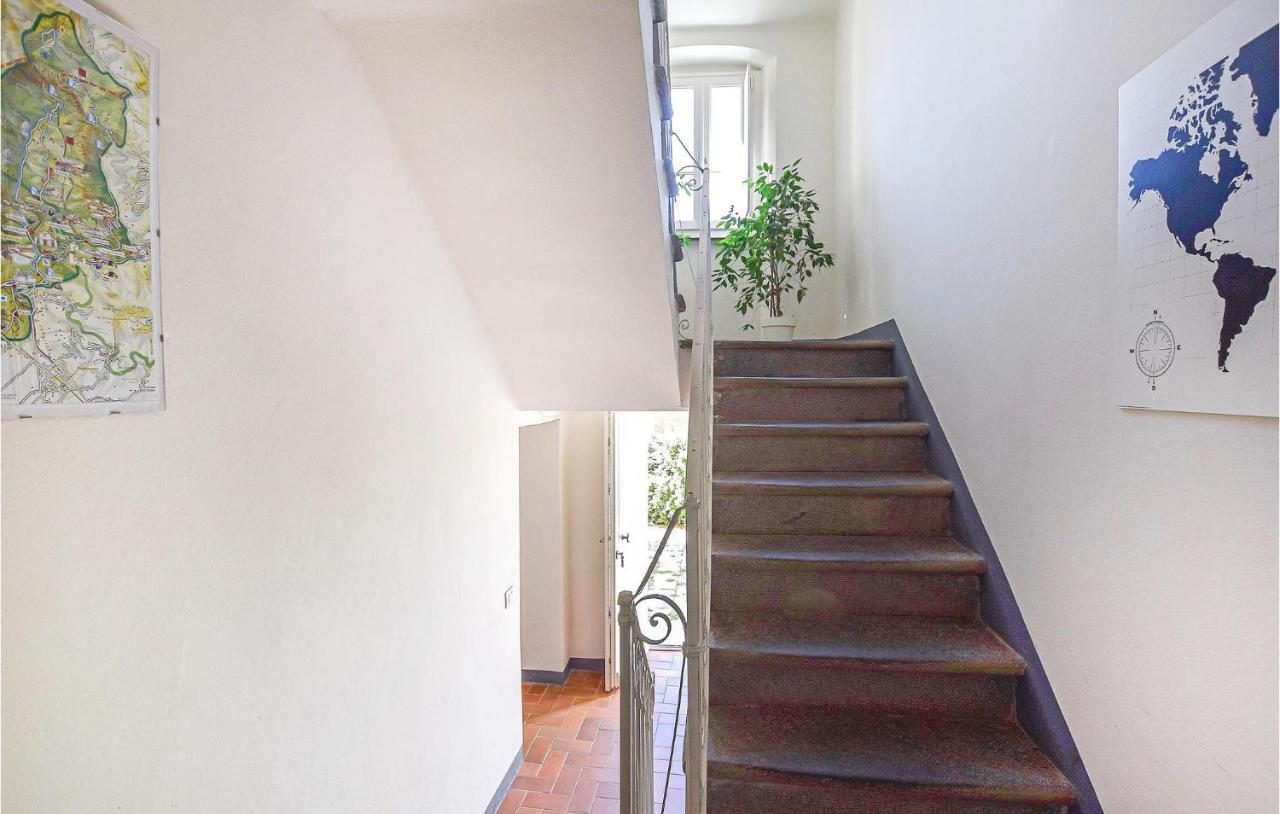 5 Bedroom Amazing Home In Fabbiano Fabbiano  Luaran gambar
