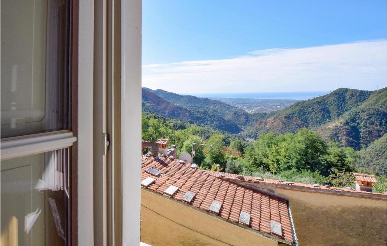 5 Bedroom Amazing Home In Fabbiano Fabbiano  Luaran gambar
